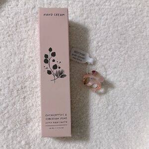 free people Gift Bundle Eucalyptus & Siberian Pine Hand Cream Pink Marble Clip